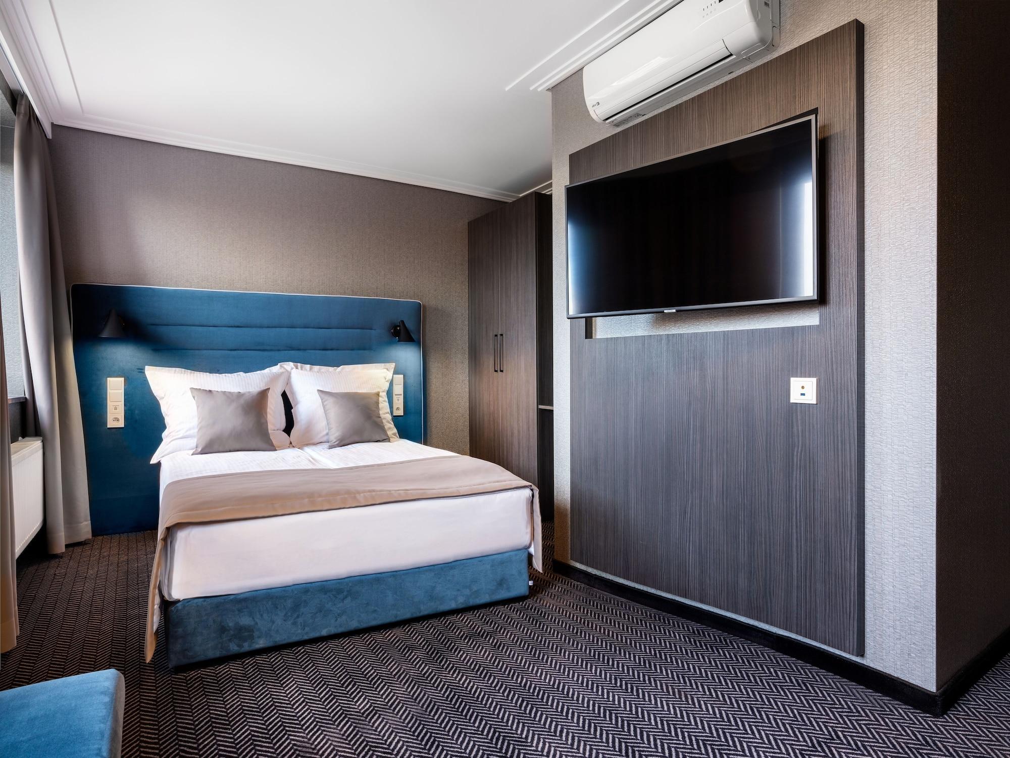 Logos Hotel 3*